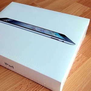 Apple iPad 2 Wi-Fi + 3G 64GB белый / черный 