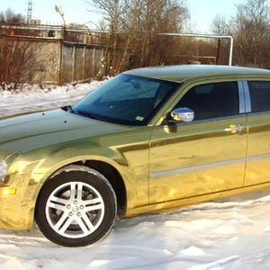 Прокат лимузина Chrysler 300C (Rolls-Royce)  белого цвета для свадьбы.