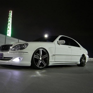Эксклюзивный автомобиль Mercedes-Benz S600  W220 Long 2005 белого/черн