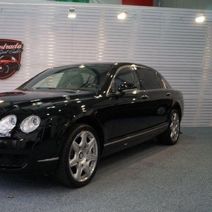 Прокат Bentley Continental Flying Spur черного и белого цвета в Астане