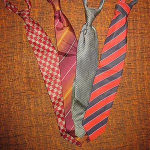 Мужские галстуки(в отличном  состоянии)          