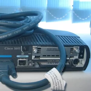 Маршрутизаторы cisco 1720 ,  cisco 1601 +V 35 cable (2 кабеля ) 