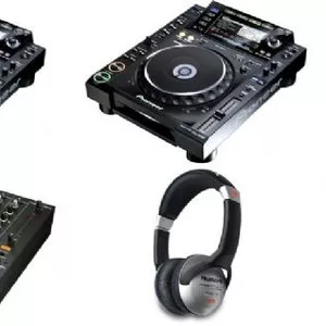 NEW PIONEER CDJ-2000 Nexus PAIR CD PLAYER AND DJM-2000 Nexus DJ MIXER.