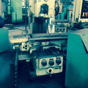 Продам вертикально фрезерный станок.FSS-400. АНАЛОГ 6Т13)