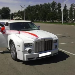 Лимузин Chrysler 300C на выписку из роддома в Астане.