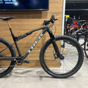 2023 Trek Supercaliber 9.8 XT