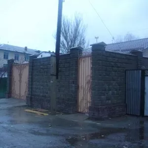 Продам дом р-н Компота (Кирова уг ул.Кармысова) удобное месторасположе