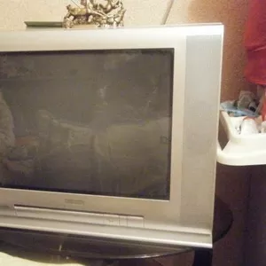 Продам телевизор toshiba bomba + портативный двд.
