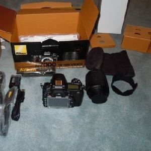 FS: Canon EOS 5D,  Nikon D7000,  Nikon D40 ... Цифровая камера