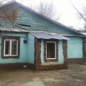 Жилой четырехкомнатный дом