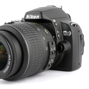 Продам фотоаппарат Nikon D60. Цена дог. Звоните или пишите в WhatsApp