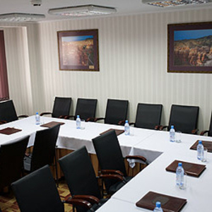 Аренда конференц-зала по выгодной цене в центре города Алматы