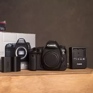 Selling : Nikon D5 Digital Camera, Nikon D D810, Canon EOS 5D Mark IV